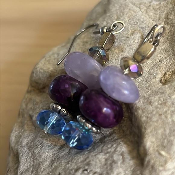 Periwinkle Earrings. - Picture 1 of 4